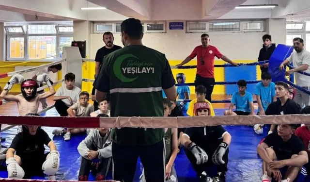 Bayburt’ta boks sporcularına bağımlılıkla mücadele eğitimi verildi