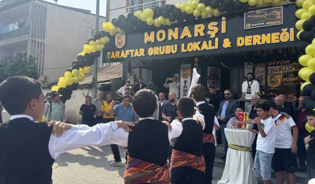 Monarşi Taraftar Grubu Dernek Lokali Törenle Hizmete Açıldı