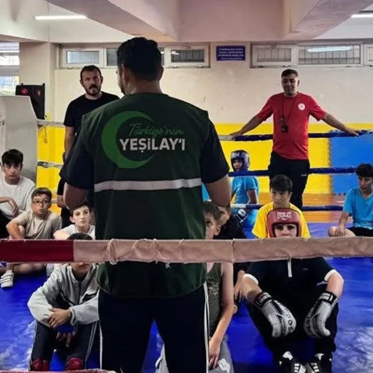 Bayburt’ta boks sporcularına bağımlılıkla mücadele eğitimi verildi