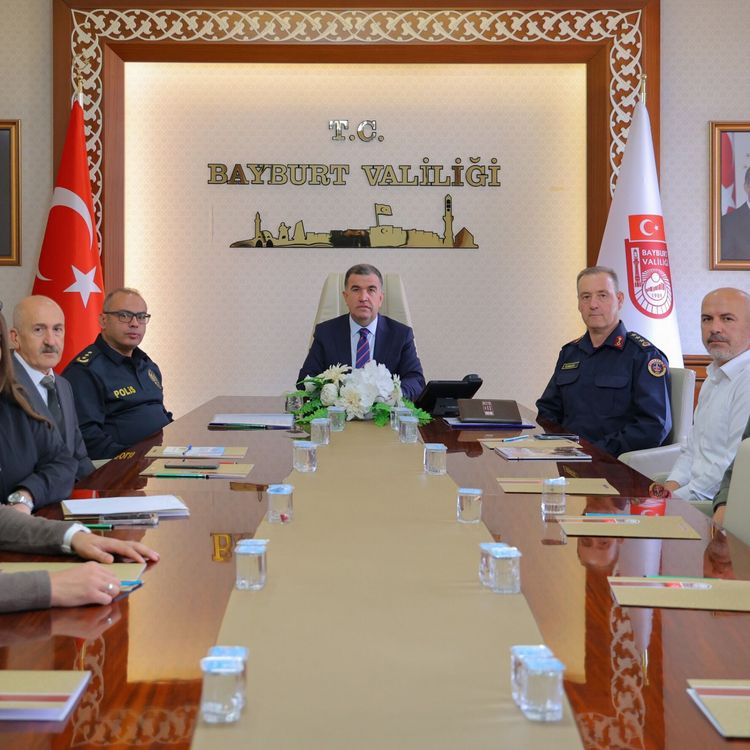 Bayburt'ta Asayiş Raporu: Aranan Şahıslara Kıskaç, Suçlarda %100 Aydınlatma