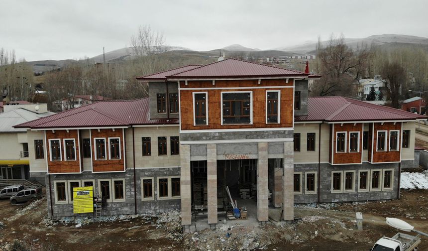 Vali Cüneyt Epcim, Aydıntepe İlçesindeki Yeni Kaymakamlık Binasını Ziyaret Etti.