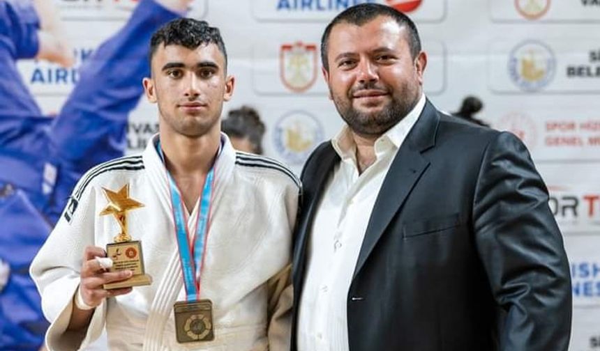 Judo Yıldızlar Türkiye Şampiyonasında Bayburtlu Sporcu Türkiye Şampiyonu oldu