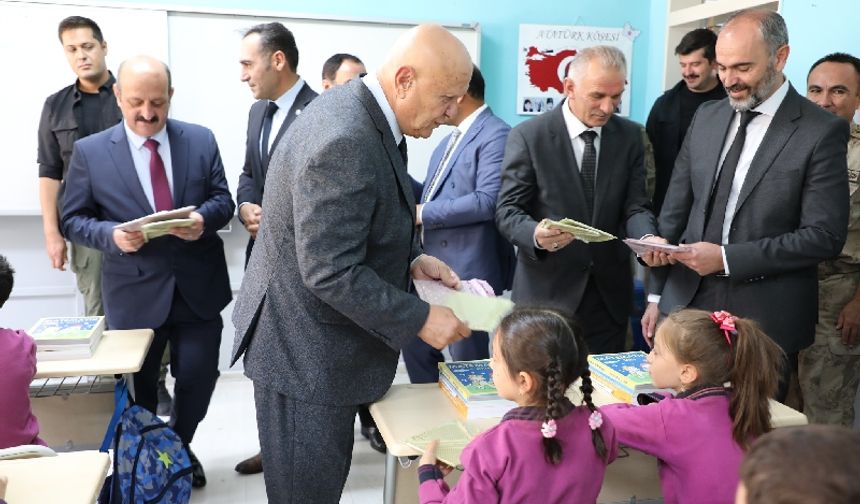 Bayburt’ta ilk ders zili çaldı,15.127 öğrenci ders başı yaptı
