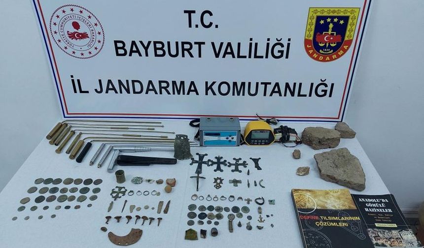 Bayburt'ta tarihi eser kaçakçılığından 38 şüpheli gözaltında alındı