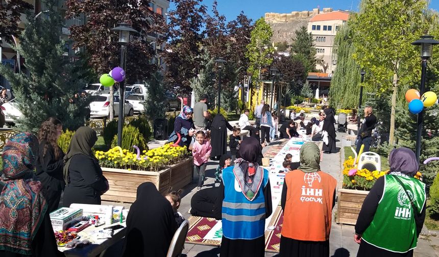 Bayburt’ta “Filistinli çocuklar için çiz”etkinliği düzenlendi