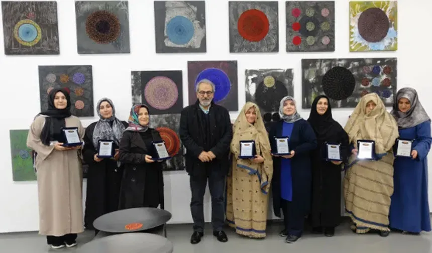 Gölgenin Arkasındaki Sergisi,Sanatseverlerle Buluştu