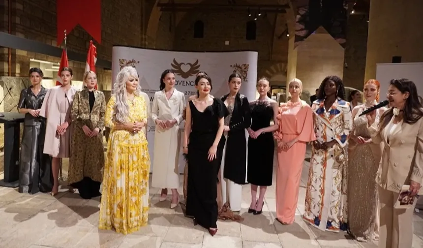 Tarihin göbeğinde muhteşem defile