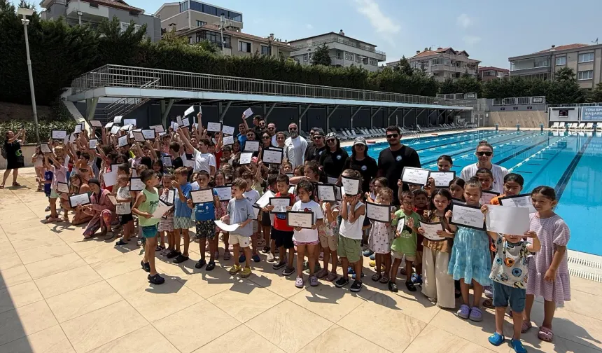 Bursa Nilüfer'de minik sporcular sertifikalandı
