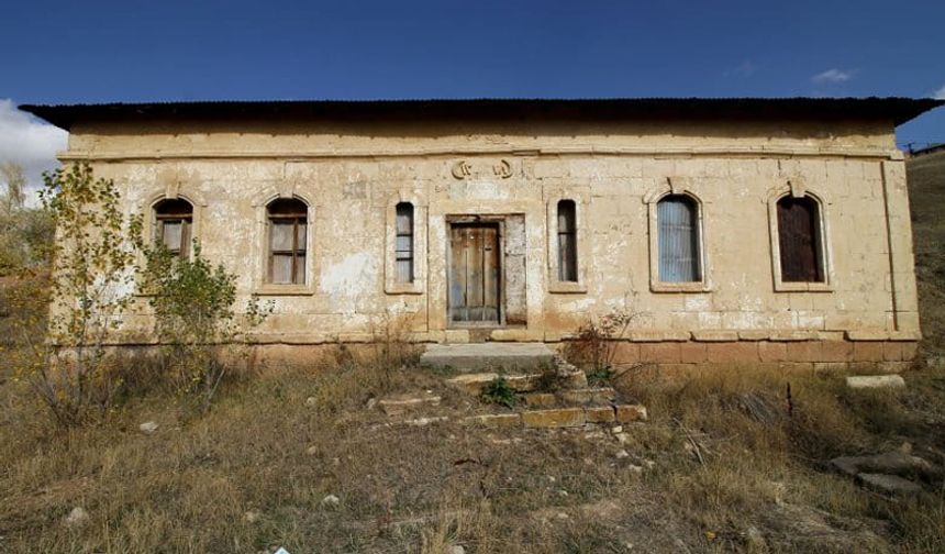 Bayburt Hadırak karakolu restore edilecek.