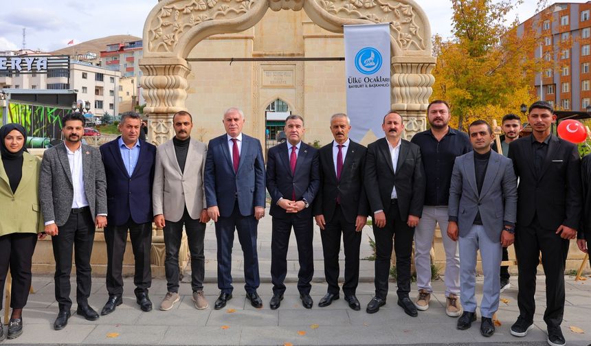 Ülkü Ocakları'ndan Atatürk Temalı Sergi