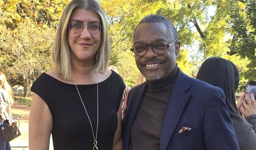 Beyaz Saray’da sürpriz karşılaşma... Aynı noktada haber sundular