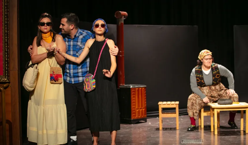 İzmir Güzelbahçe’de kahkaha dolu gece