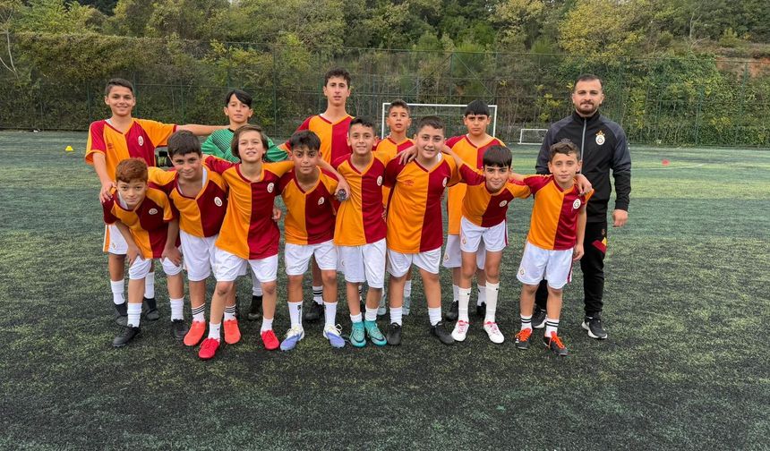 Bayburtlu Minikler İstanbul’da, Turnuvaya katıldı