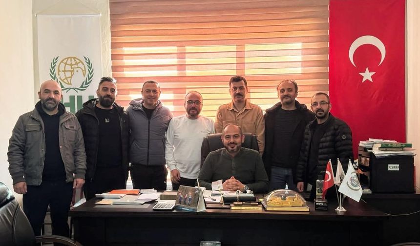 Bayburt İHH'da bayrak değişimi.