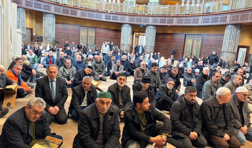 İstanbul Taksim’de 21 Şubat şehitlerimizi andık