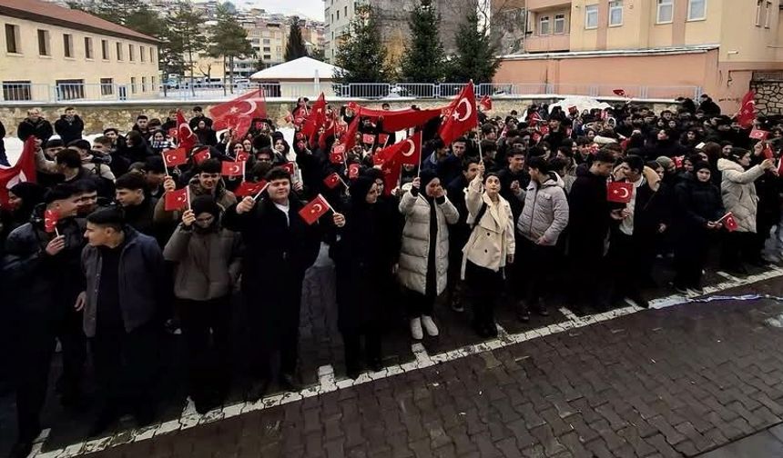 Bayburt’ta okullar “Bayrak Temasıyla “ derse başladı