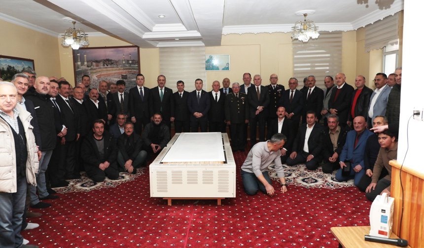 Geleneksel Bayramlaşmanın Adresi Velişaban Mahalle Odası Oldu