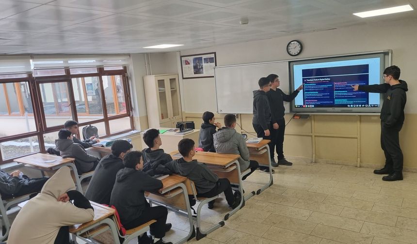 BAYBURT LİSESİNDEN “ULUSLARARASI E-TWİNNİNG PROJESİ” BAŞARISI