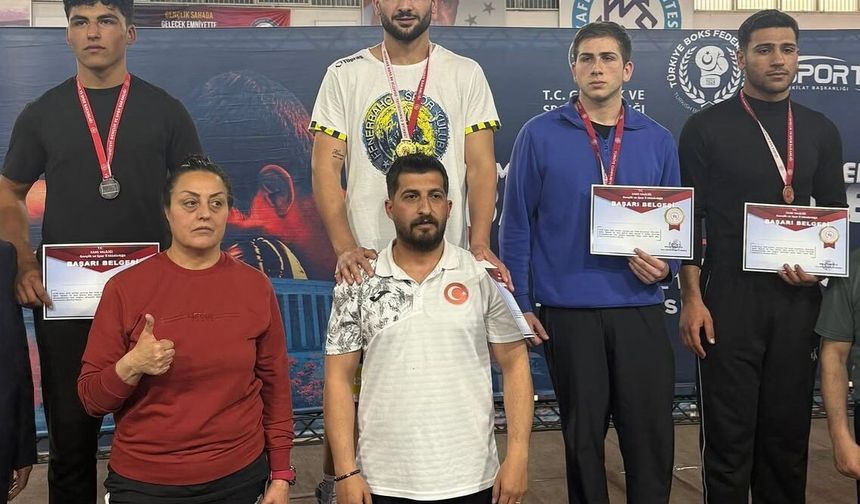 Bayburtlu Boksör Türkiye Şampiyonu Oldu