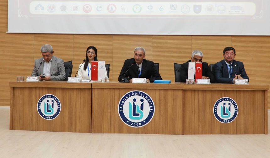 Türk Dünyasının Çatı İsmi Dede Korkut, Bayburt'ta Bilim Dünyasını Buluşturdu