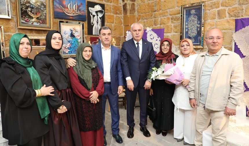 Dede Korkut Şölenleri Kapsamında Yöresel El Sanatları Sergisi Açıldı