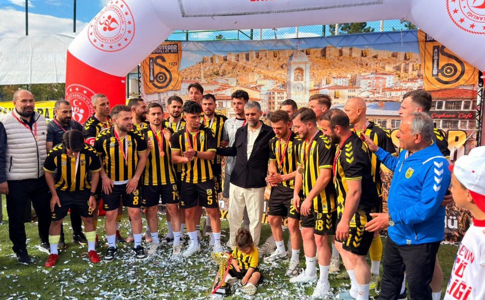 25 yıl sonra Bayburtspor Şampiyon