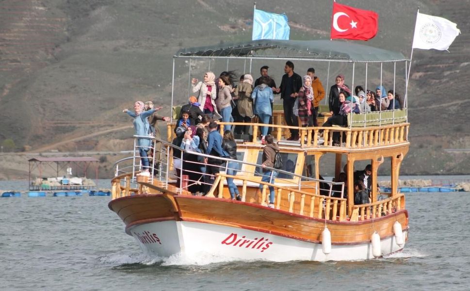 Demirözü Barajına turist akını